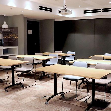 Ibis Yerevan Center Екстериор снимка