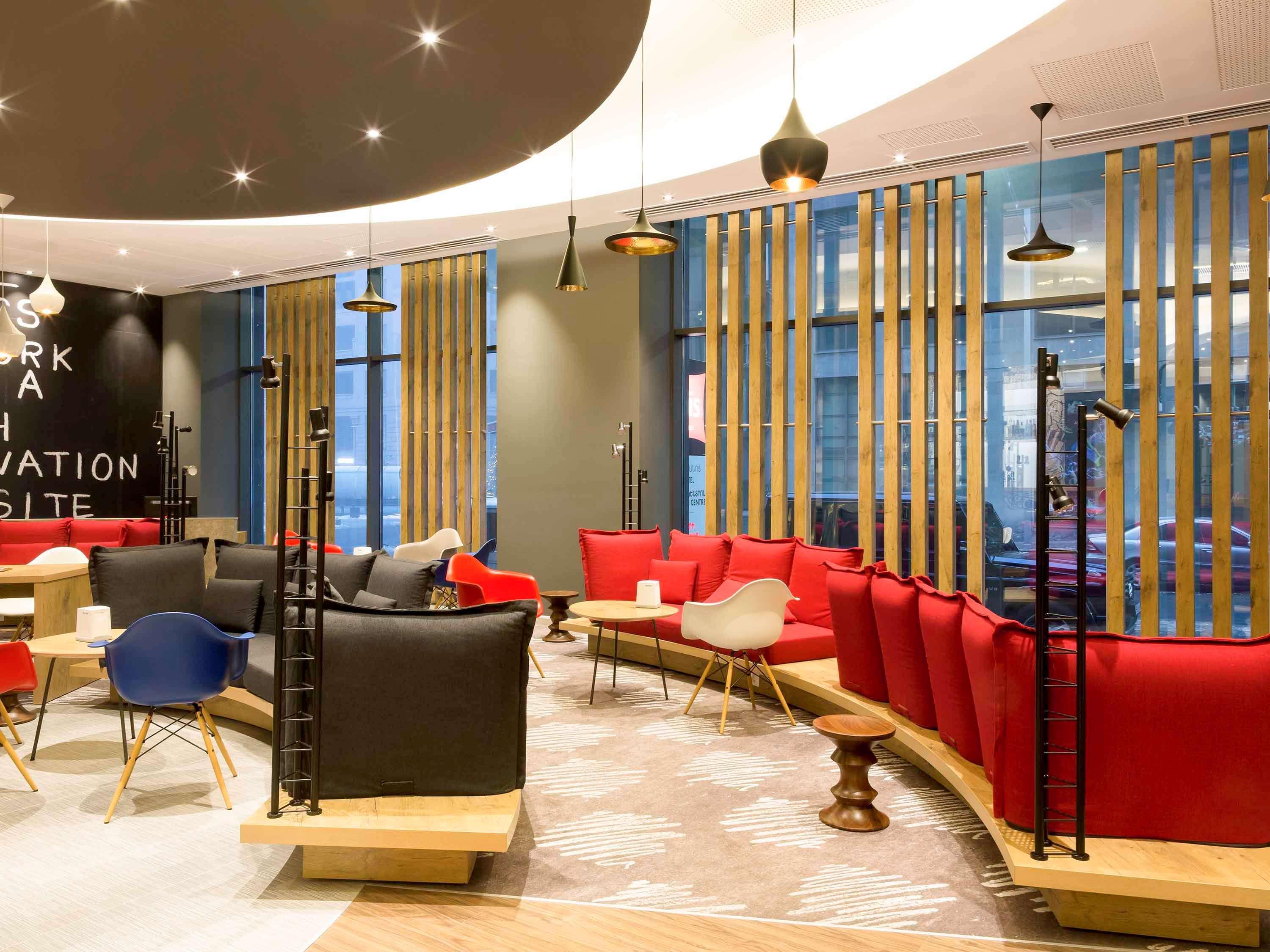 Ibis Yerevan Center Екстериор снимка