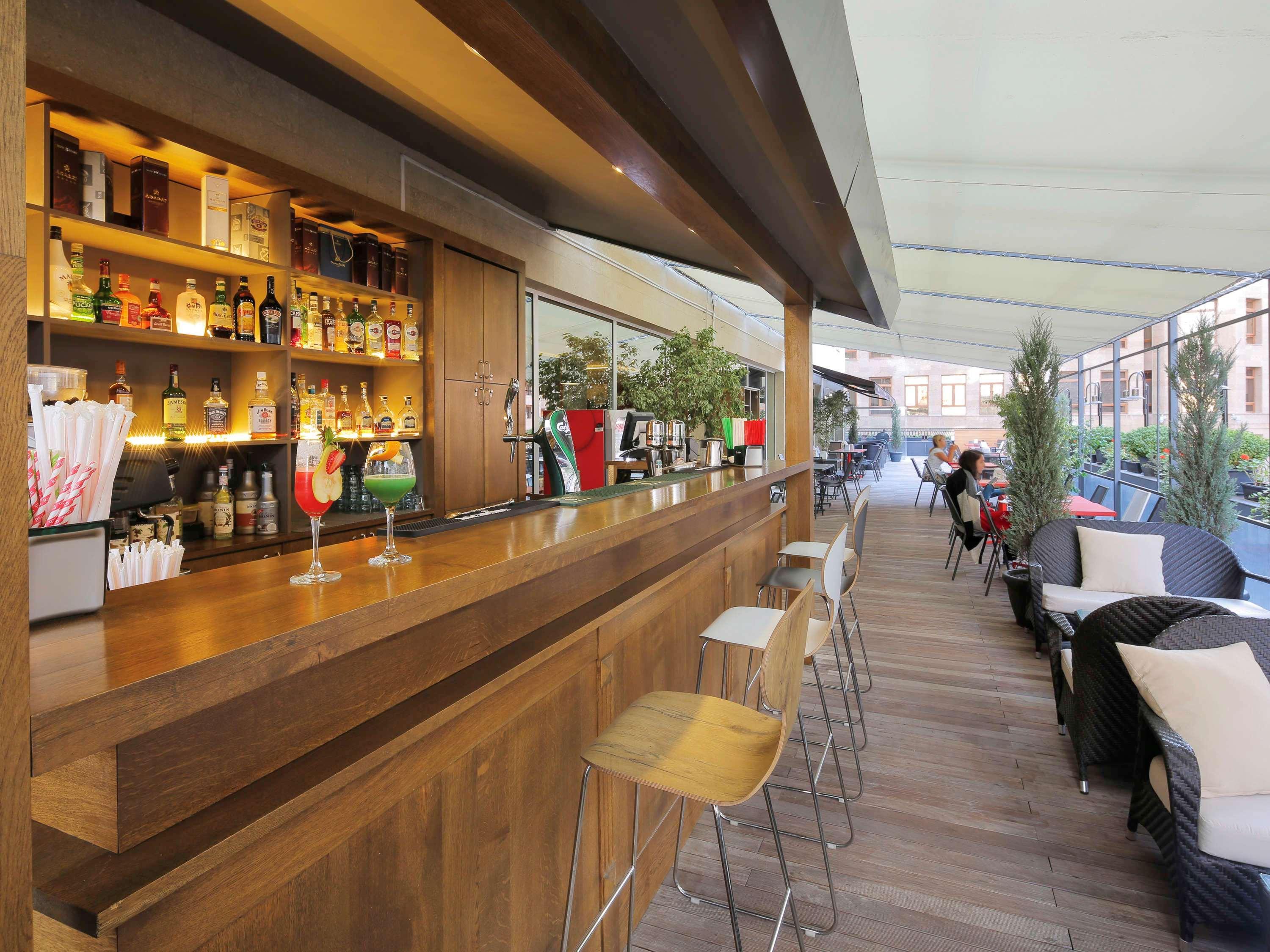 Ibis Yerevan Center Екстериор снимка