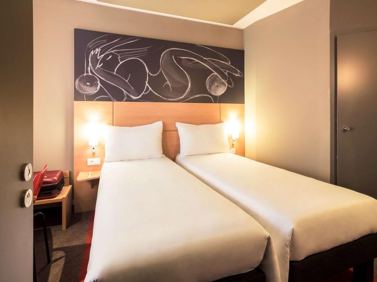 Ibis Yerevan Center Екстериор снимка