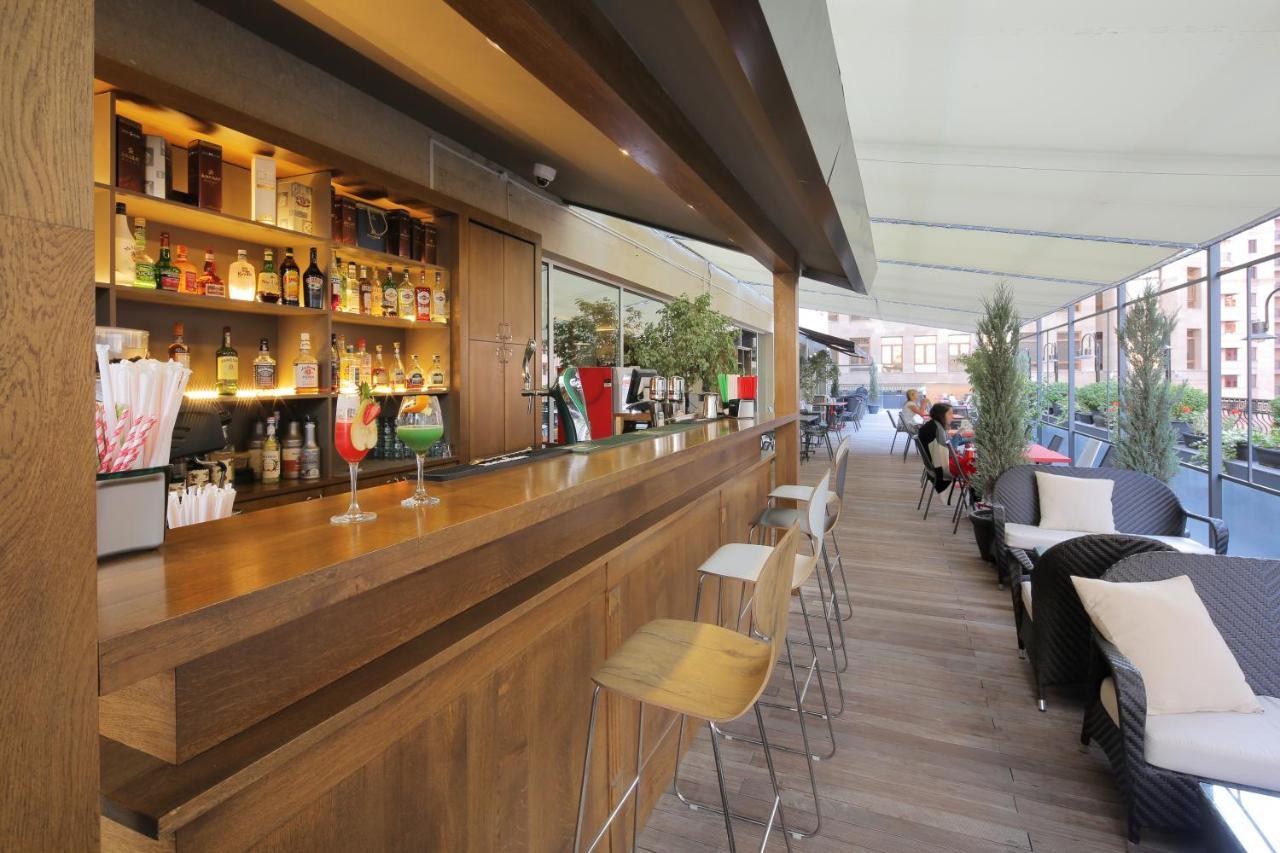 Ibis Yerevan Center Екстериор снимка